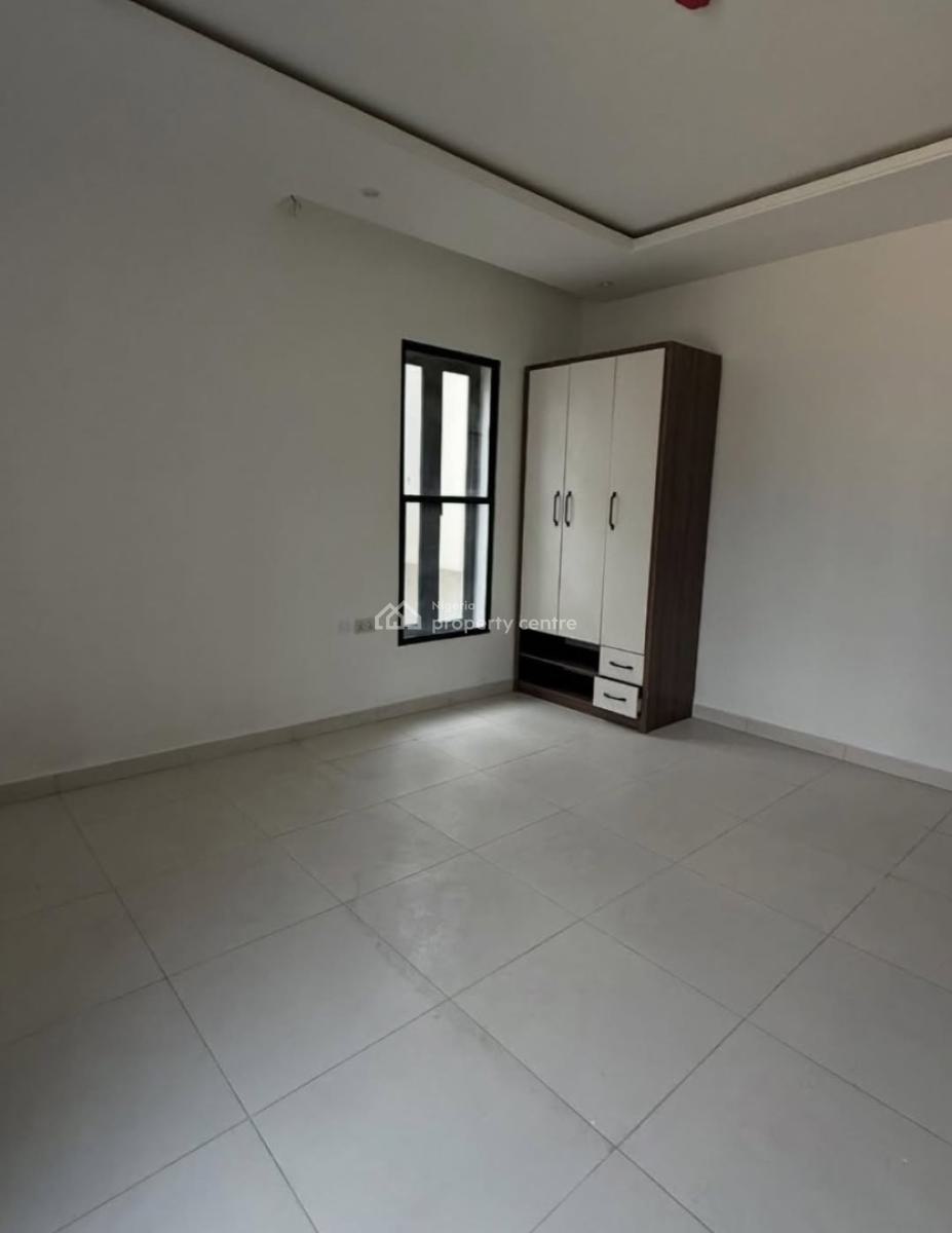 Spacious 1 Bedroom Apartment, Ikate, Lekki, Lagos, Block of Flats for Sale