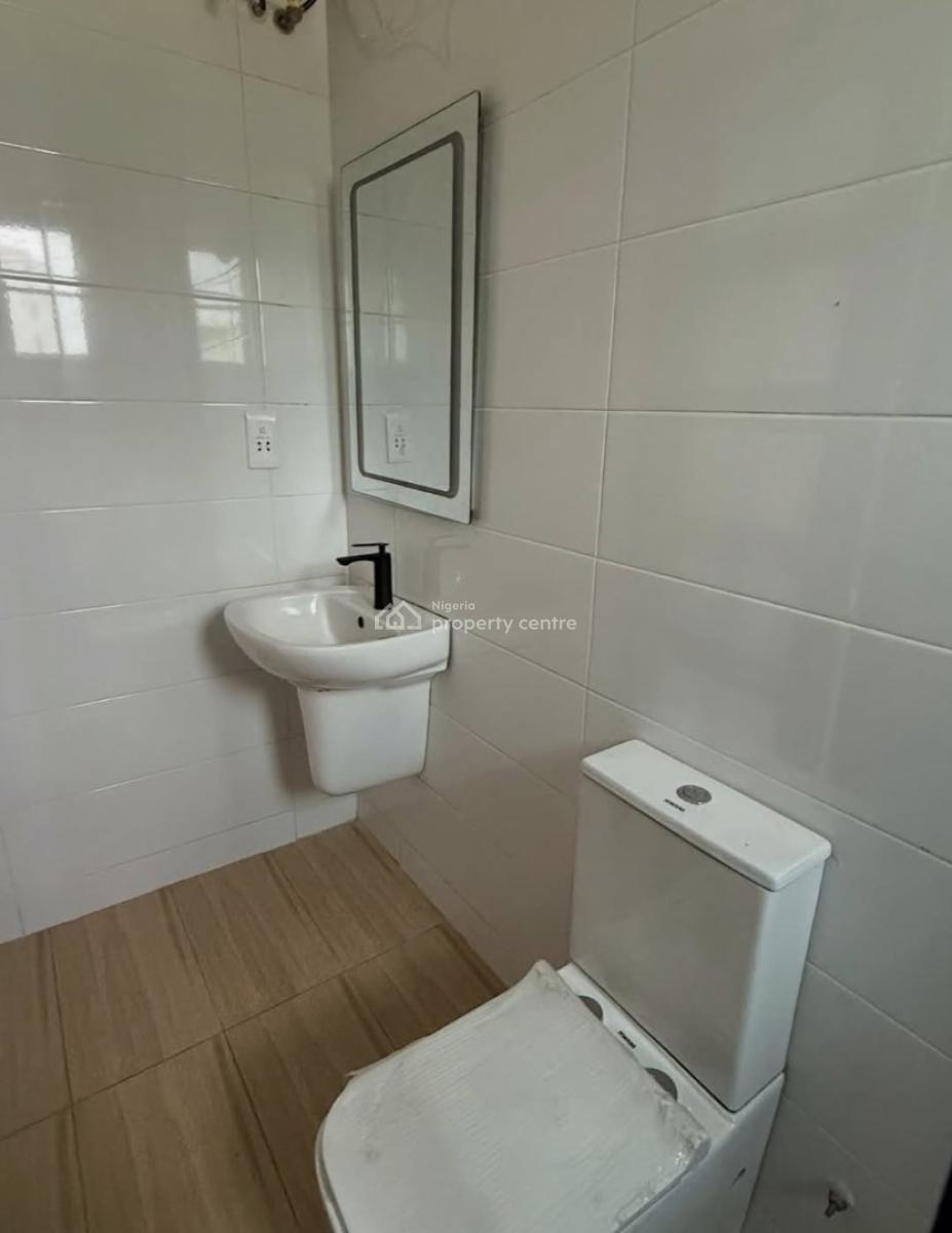 Spacious 1 Bedroom Apartment, Ikate, Lekki, Lagos, Block of Flats for Sale