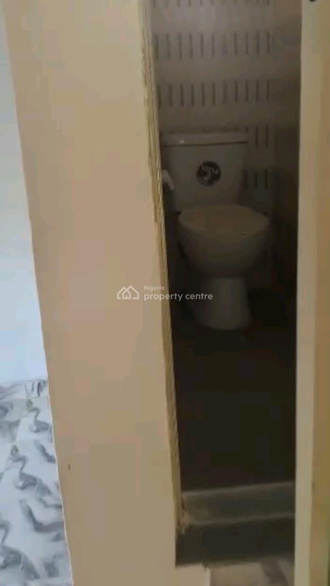 a Newly Refurbished 2 Bedrooms Flat, Soluyi, Gbagada, Lagos, Flat / Apartment for Rent