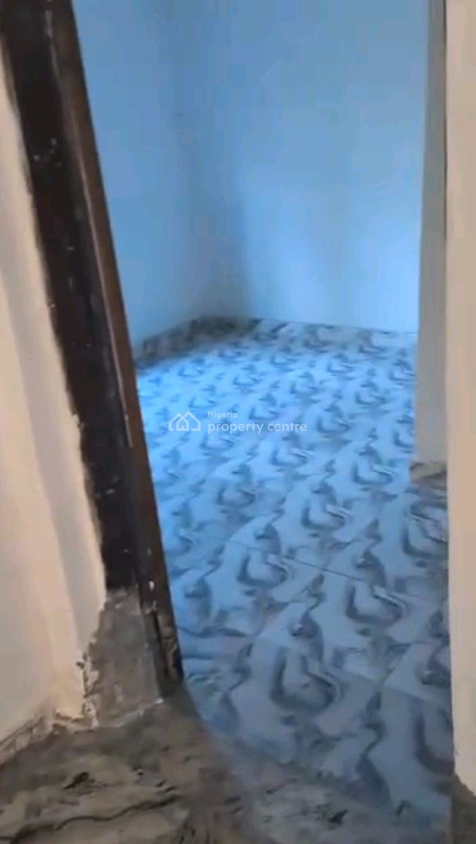 a Newly Refurbished 2 Bedrooms Flat, Soluyi, Gbagada, Lagos, Flat / Apartment for Rent