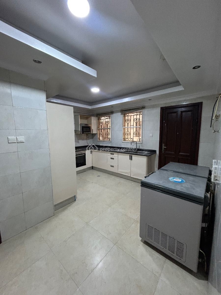 Well Maintained and Spacious 1 Bedrooms Apartment, Off Admiralty, Lekki Phase 1, Lekki, Lagos, Mini Flat (room and Parlour) for Rent