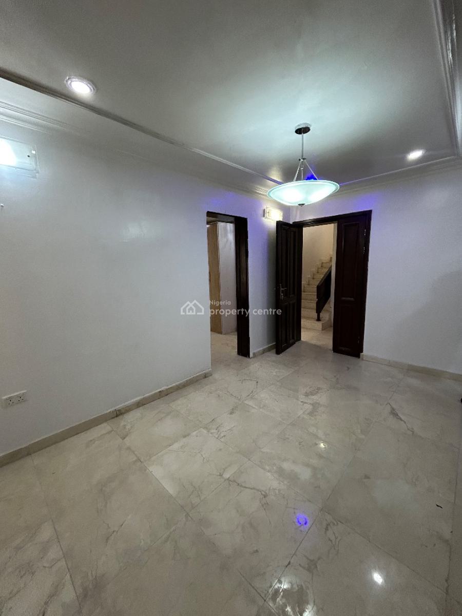 Well Maintained and Spacious 1 Bedrooms Apartment, Off Admiralty, Lekki Phase 1, Lekki, Lagos, Mini Flat (room and Parlour) for Rent