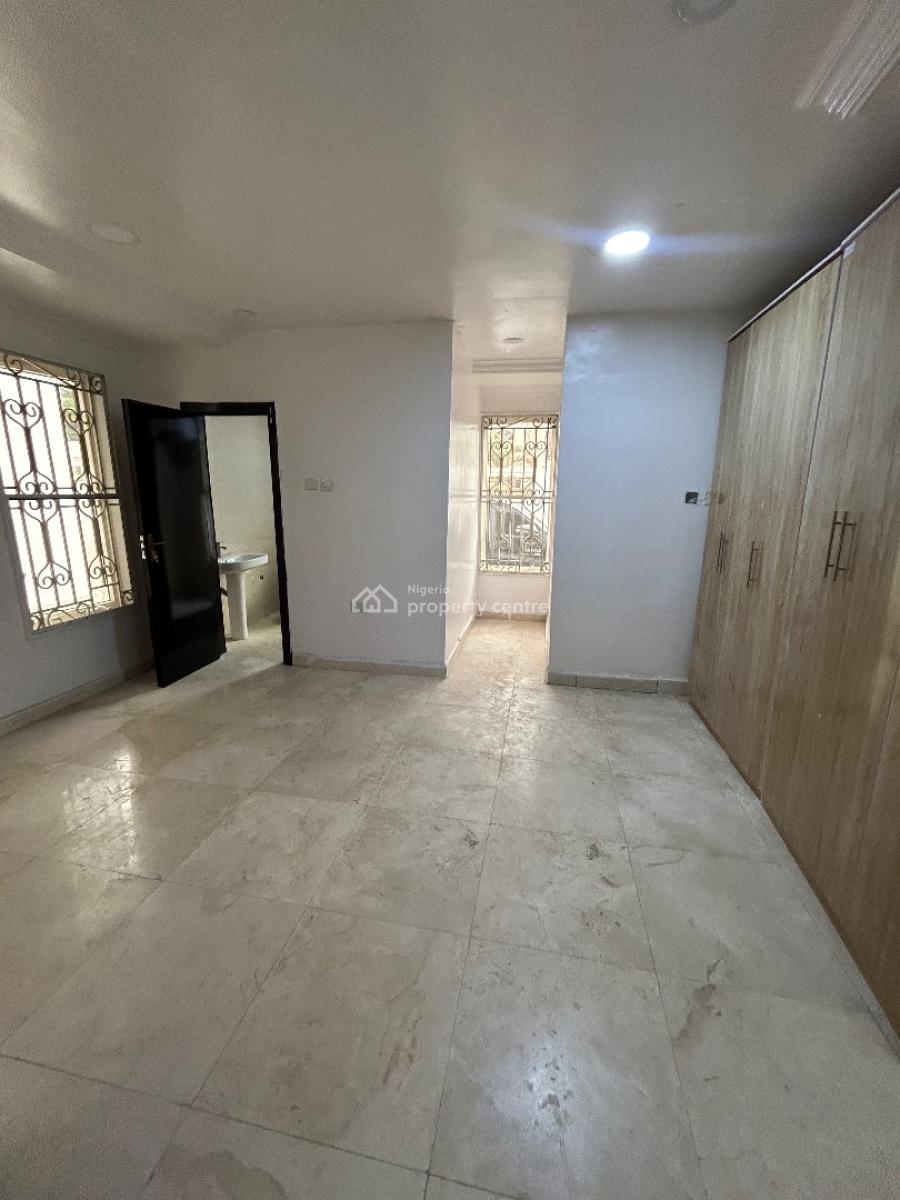Well Maintained and Spacious 1 Bedrooms Apartment, Off Admiralty, Lekki Phase 1, Lekki, Lagos, Mini Flat (room and Parlour) for Rent