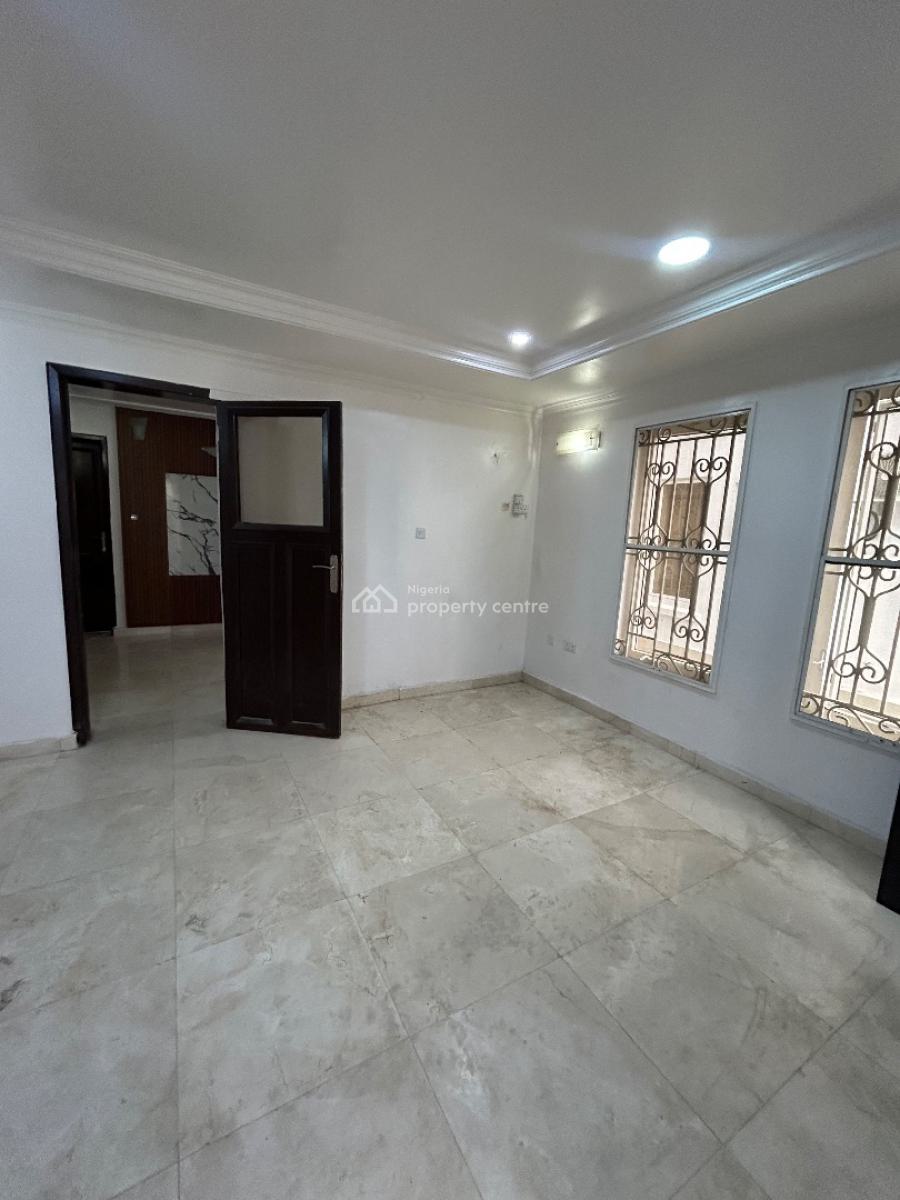 Well Maintained and Spacious 1 Bedrooms Apartment, Off Admiralty, Lekki Phase 1, Lekki, Lagos, Mini Flat (room and Parlour) for Rent