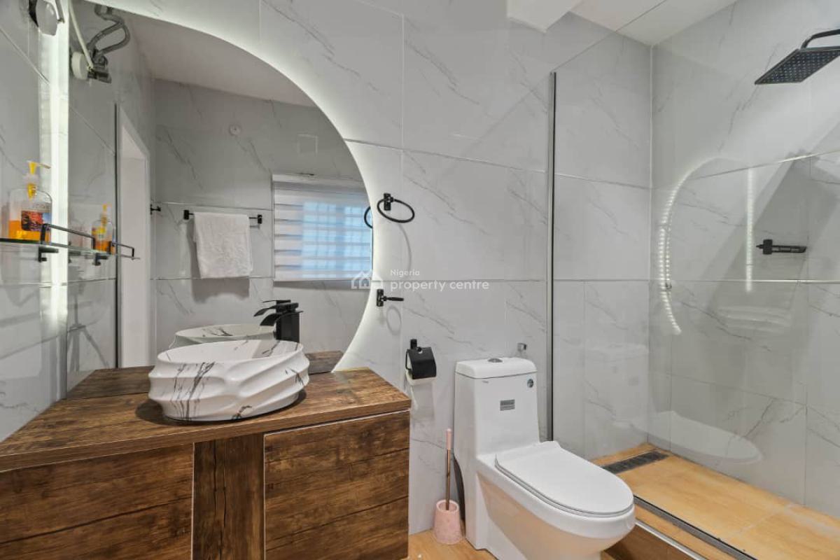 Beautiful City View 3 Bedroom Apartment Available From Today. Lekki, Lekki Phase 1, Lekki, Lagos, Flat / Apartment Short Let