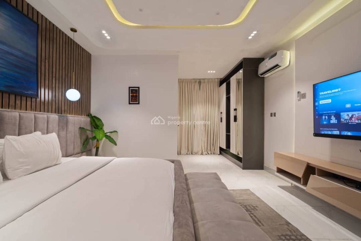 Beautiful City View 3 Bedroom Apartment Available From Today. Lekki, Lekki Phase 1, Lekki, Lagos, Flat / Apartment Short Let