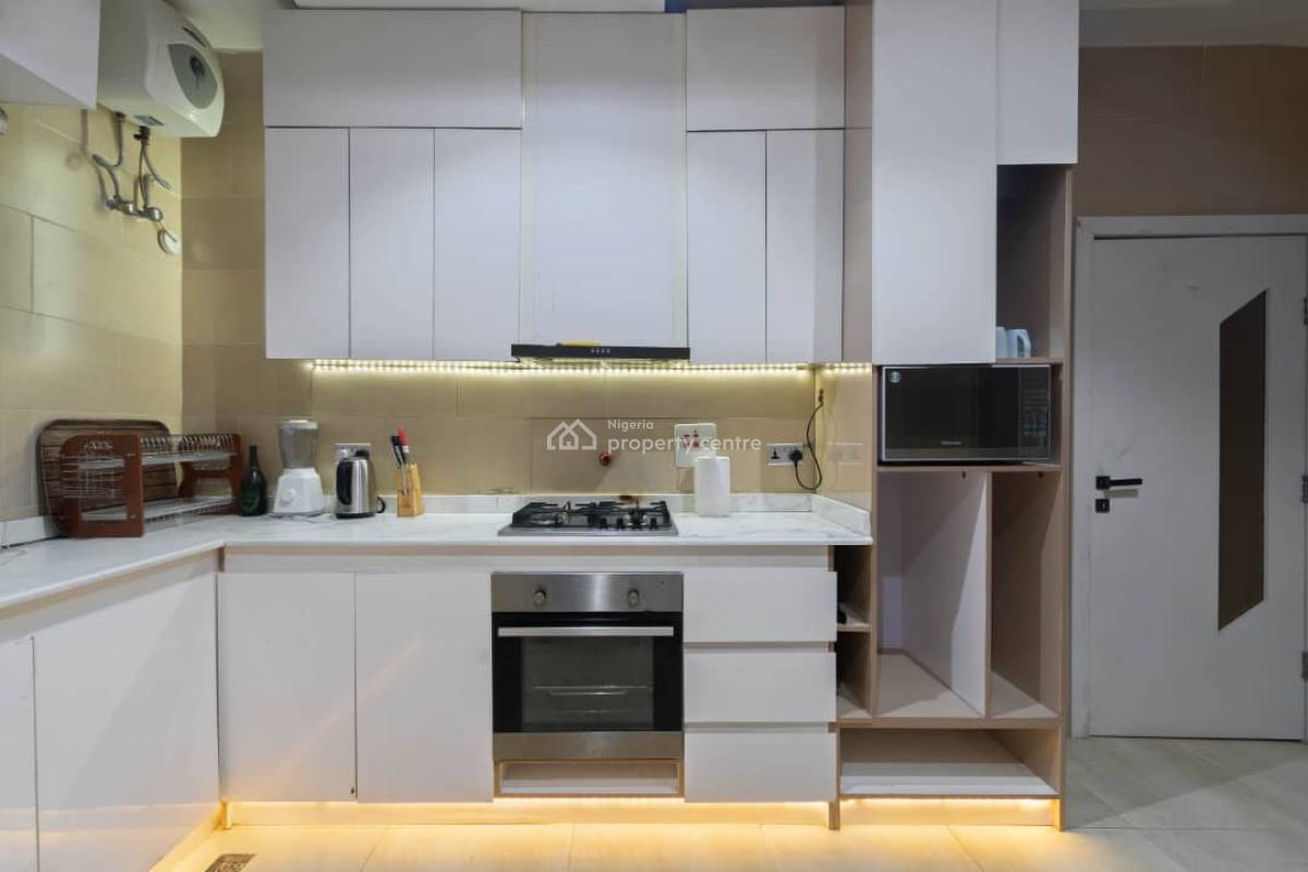 Beautiful City View 3 Bedroom Apartment Available From Today. Lekki, Lekki Phase 1, Lekki, Lagos, Flat / Apartment Short Let