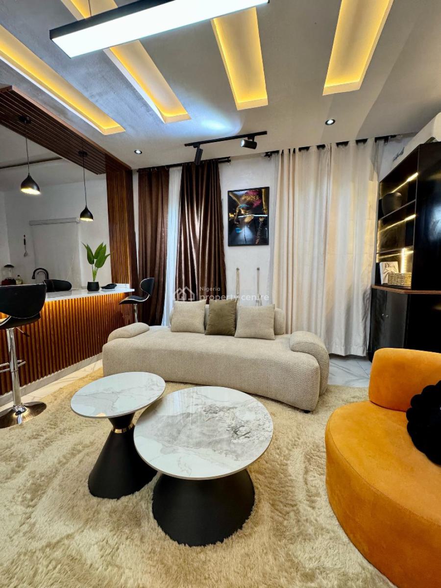 a Brand New Luxury 1 Bedroom with 2 Balconies, Swimming Pool, Snooker, Lekki Phase 1, Lekki, Lagos, Flat / Apartment Short Let