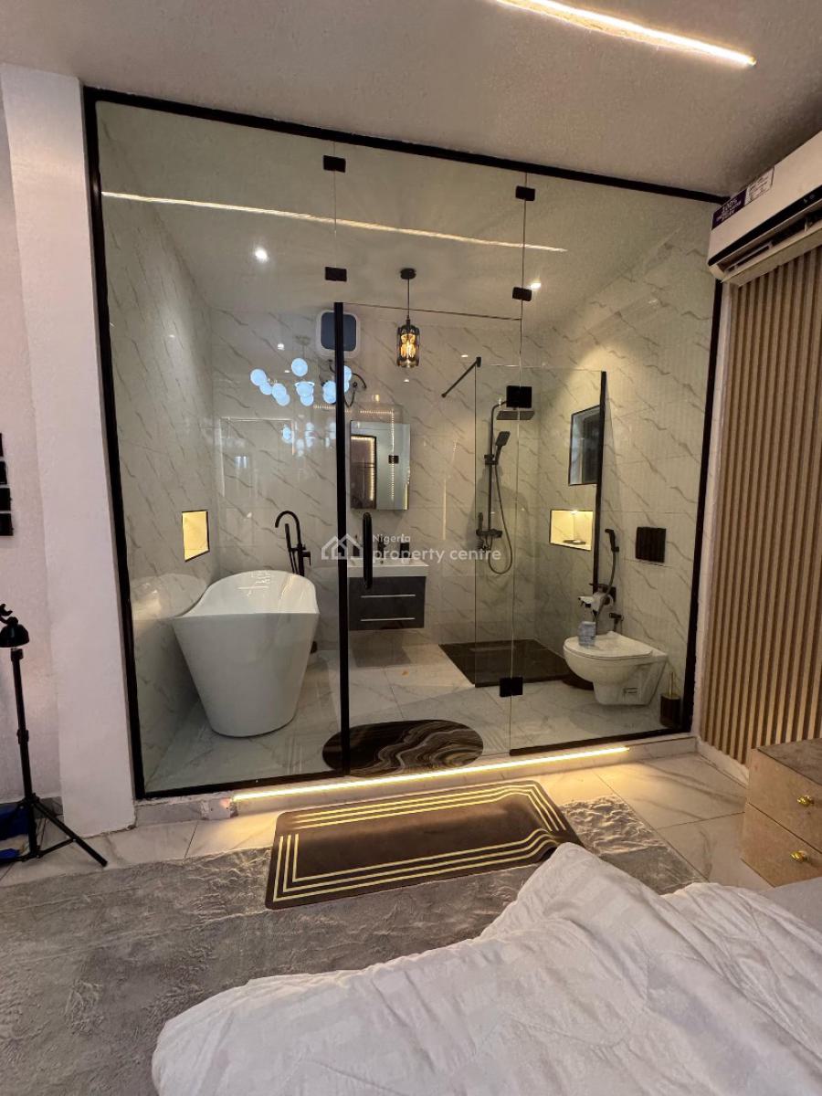 a Brand New Luxury 1 Bedroom with 2 Balconies, Swimming Pool, Snooker, Lekki Phase 1, Lekki, Lagos, Flat / Apartment Short Let