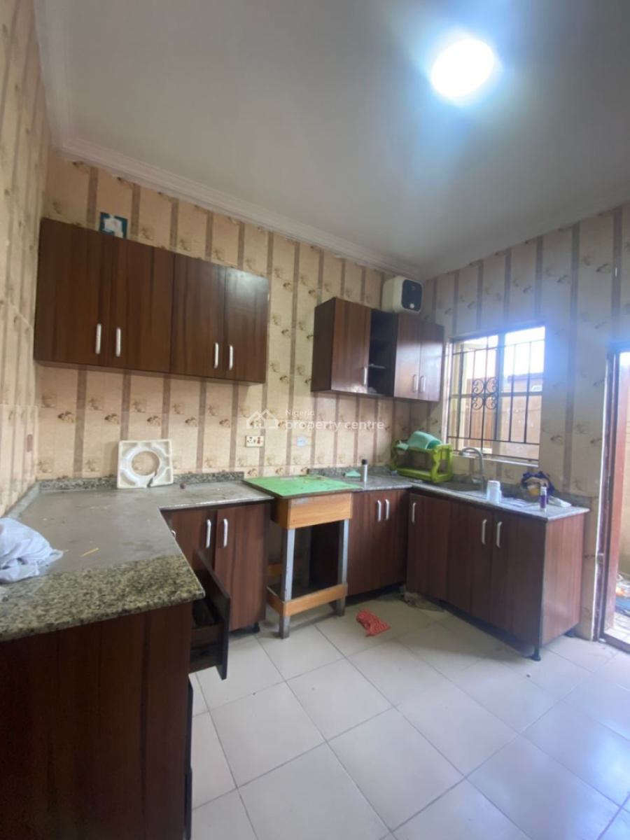 Sharp and Well Maintained 2bedroom, Akins Bus Stop, Ajah, Lagos, Flat / Apartment for Rent