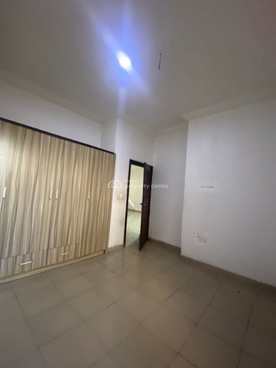 Sharp and Well Maintained 2bedroom, Akins Bus Stop, Ajah, Lagos, Flat / Apartment for Rent