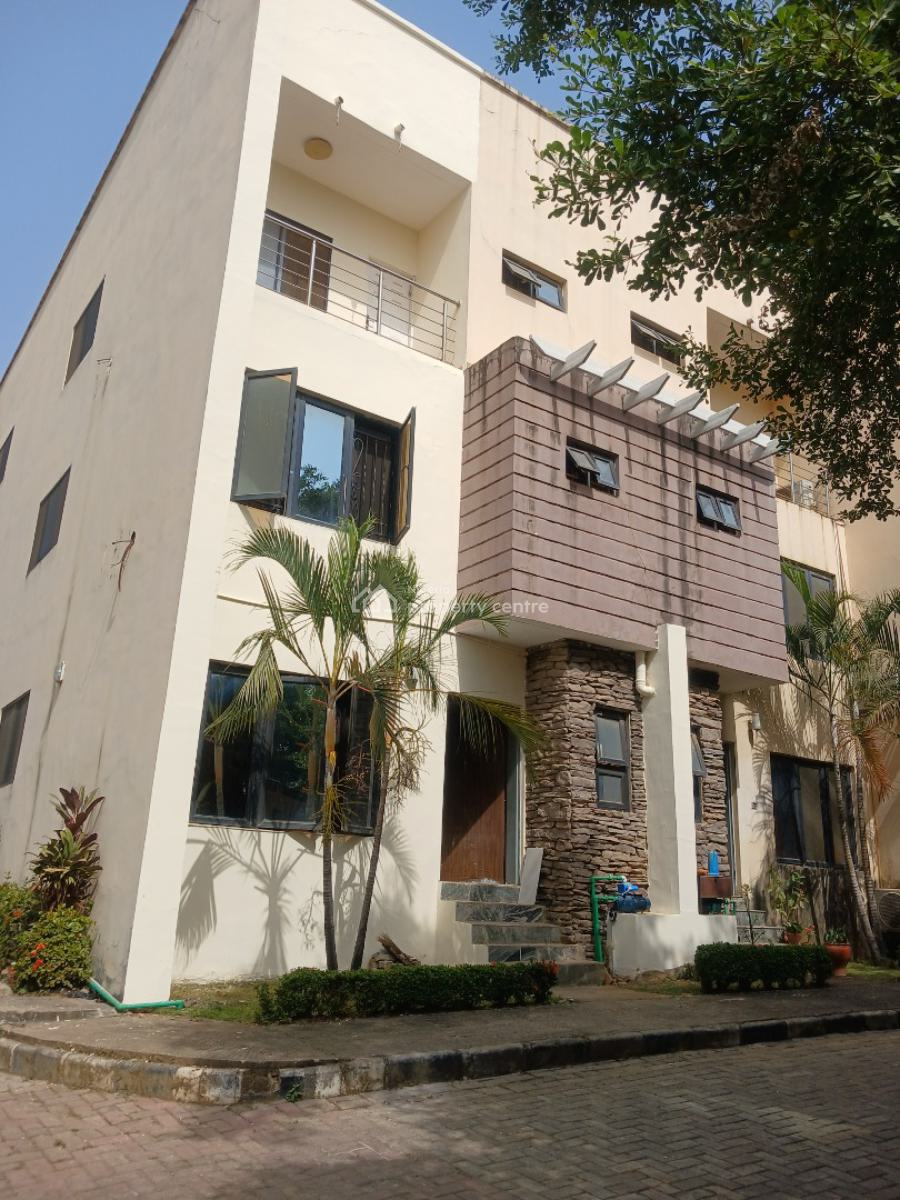 Well Renovated 4 Bedroom Terrace Duplex with 1room Bq, Guzape District Abuja Diplomatic Zone, Guzape District, Abuja, Terraced Duplex for Rent