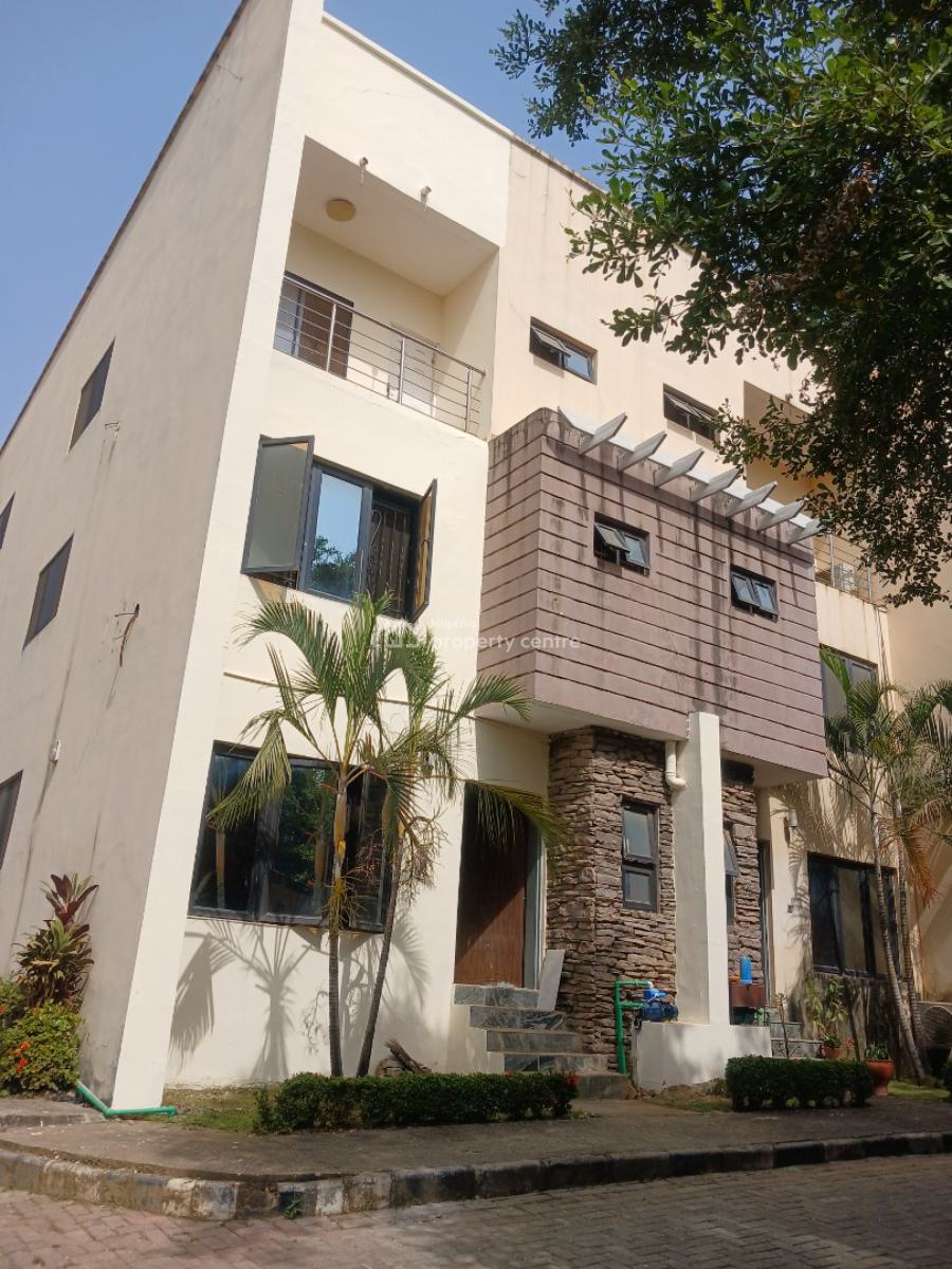 Well Renovated 4 Bedroom Terrace Duplex with 1room Bq, Guzape District Abuja Diplomatic Zone, Guzape District, Abuja, Terraced Duplex for Rent
