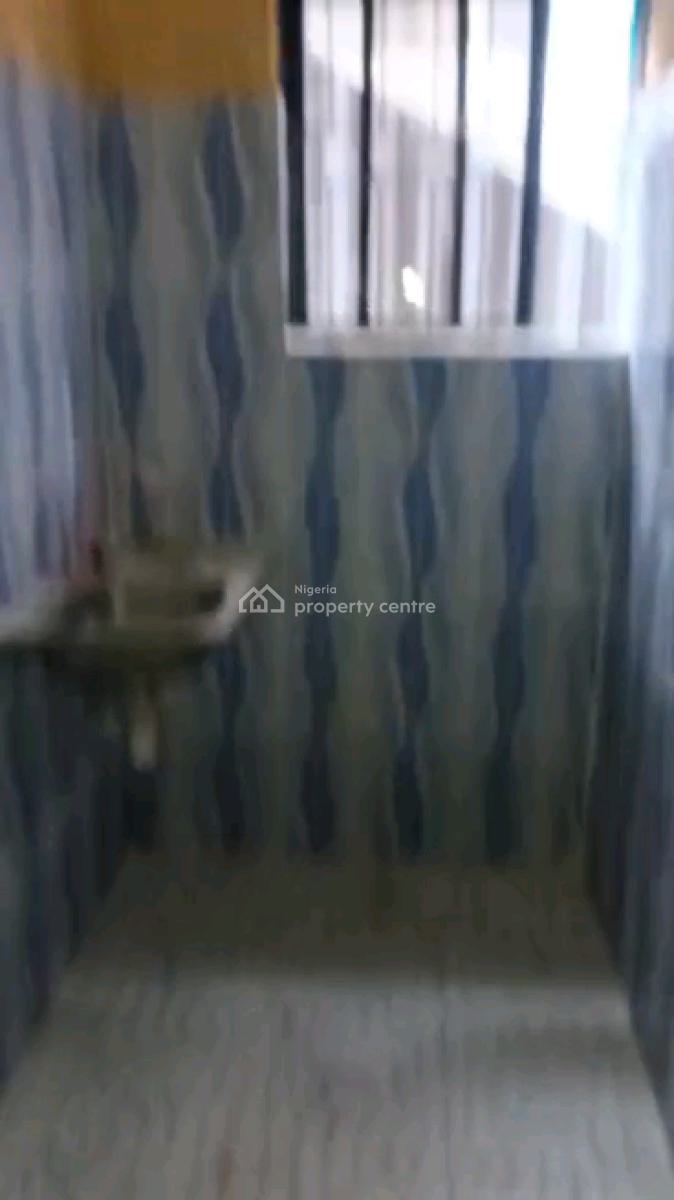 Standard Miniflat, Adekunle, Yaba, Lagos, Mini Flat (room and Parlour) for Rent