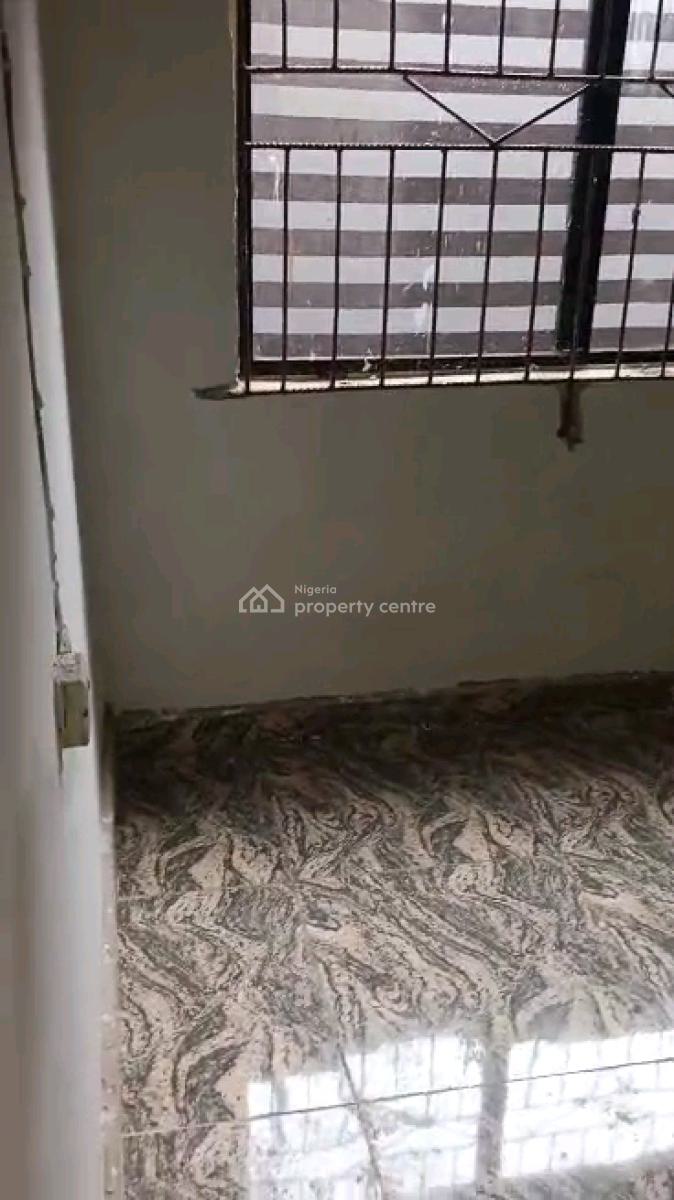 Standard Miniflat, Adekunle, Yaba, Lagos, Mini Flat (room and Parlour) for Rent