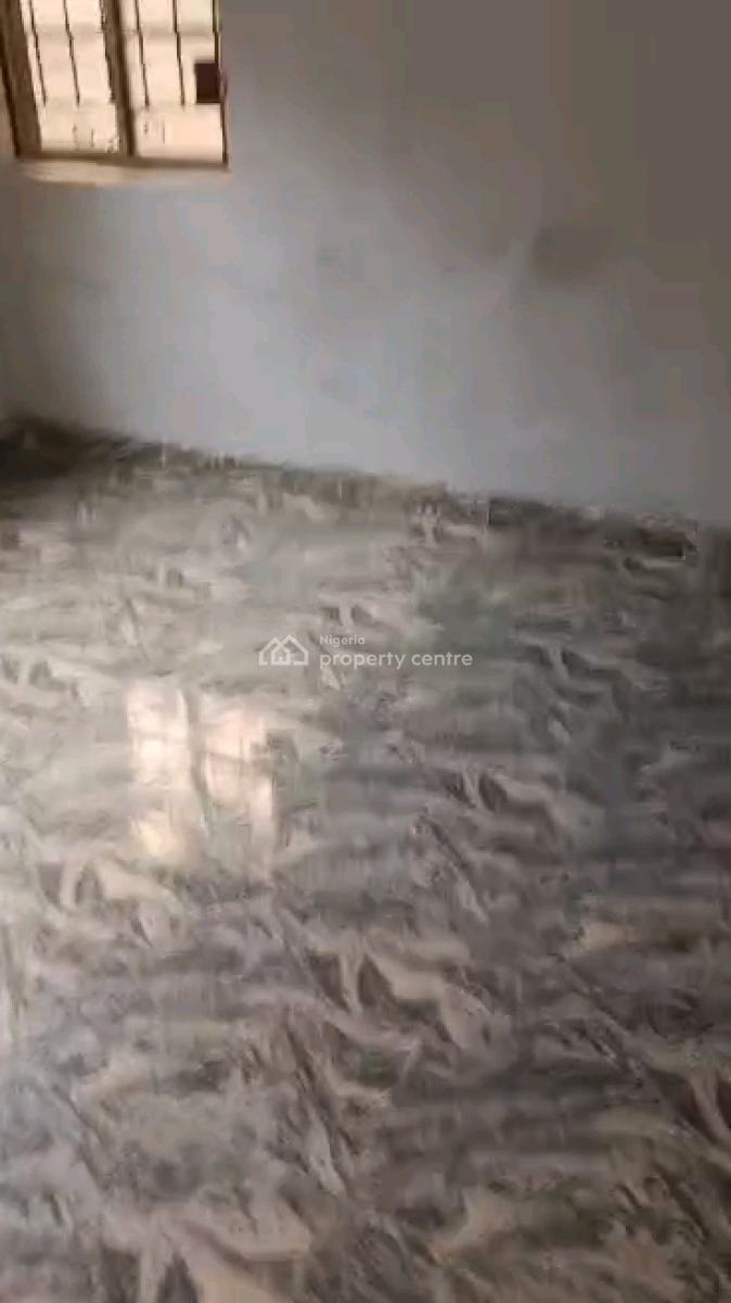 Standard Miniflat, Adekunle, Yaba, Lagos, Mini Flat (room and Parlour) for Rent