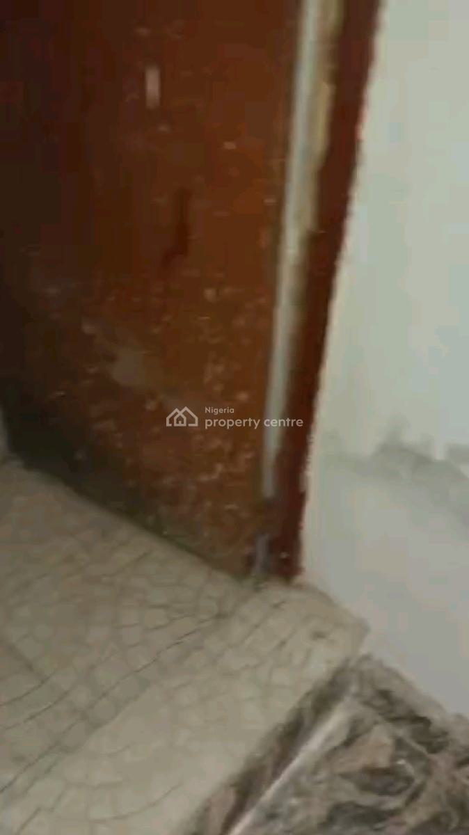 Standard Miniflat, Adekunle, Yaba, Lagos, Mini Flat (room and Parlour) for Rent