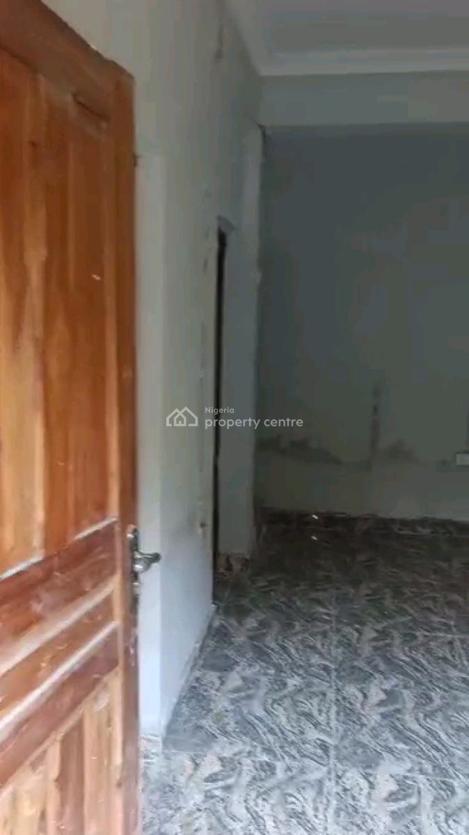 Standard Miniflat, Adekunle, Yaba, Lagos, Mini Flat (room and Parlour) for Rent