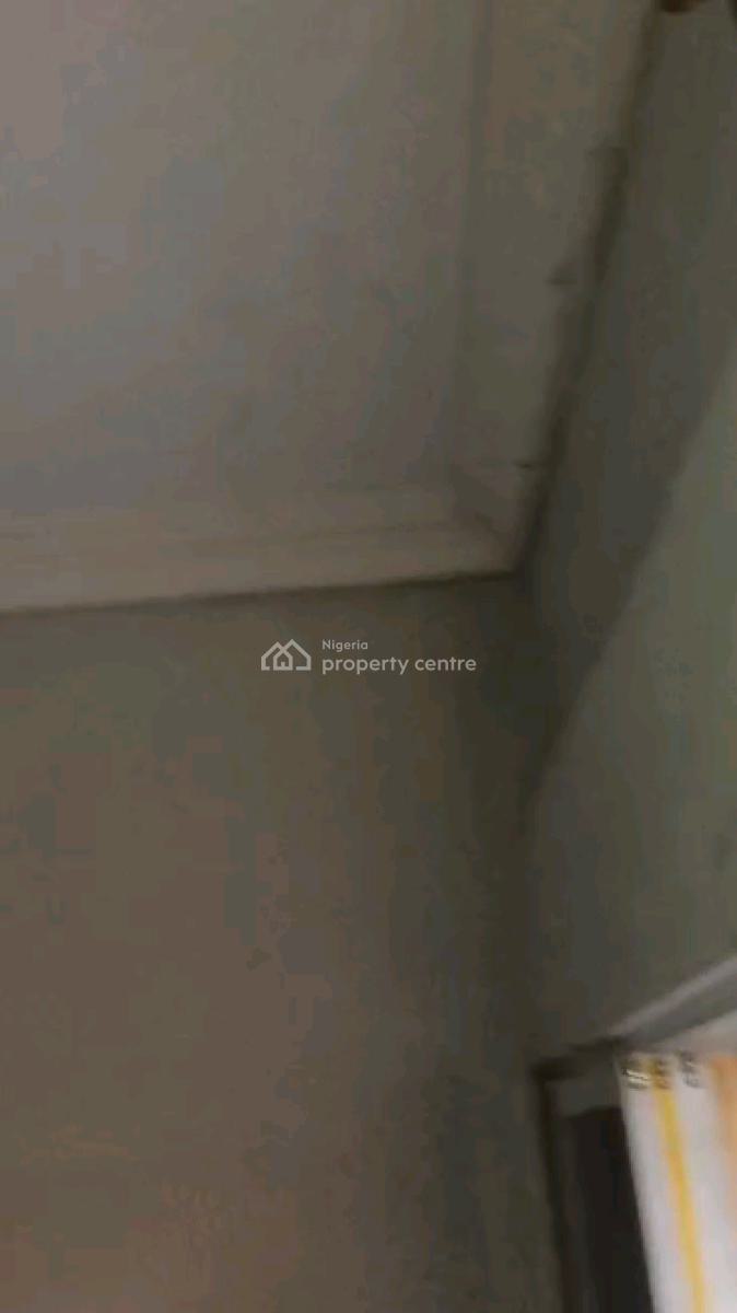 Standard Miniflat, Adekunle, Yaba, Lagos, Mini Flat (room and Parlour) for Rent