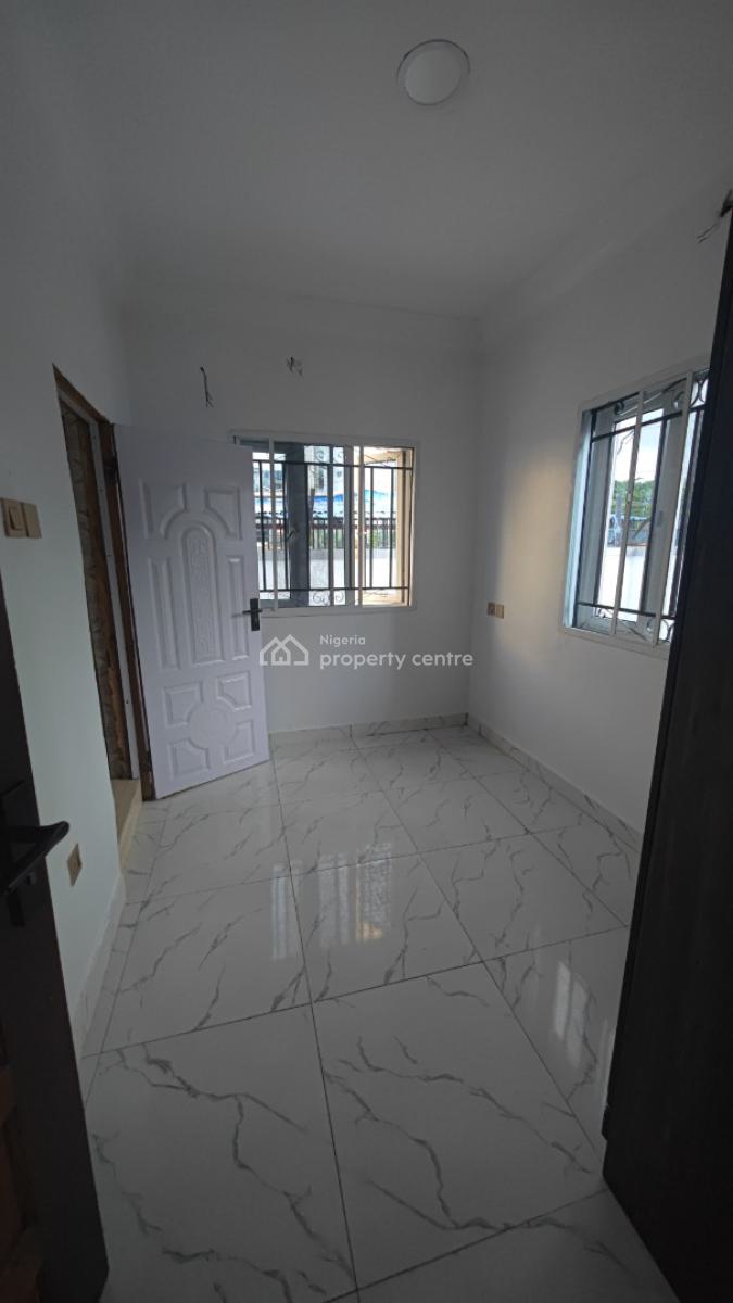 3 Bedrooms  Bungalow with Personal Compound  for Commercial Purposes, Off Palace Road, Oniru, Victoria Island (vi), Lagos, Office Space for Rent