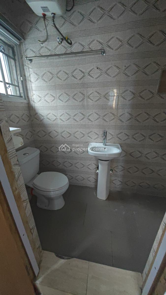 3 Bedrooms  Bungalow with Personal Compound  for Commercial Purposes, Off Palace Road, Oniru, Victoria Island (vi), Lagos, Office Space for Rent