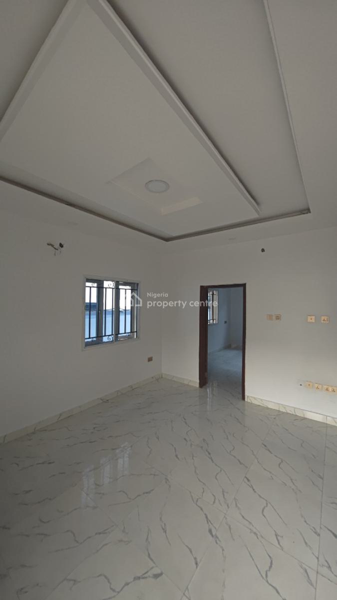 3 Bedrooms  Bungalow with Personal Compound  for Commercial Purposes, Off Palace Road, Oniru, Victoria Island (vi), Lagos, Office Space for Rent