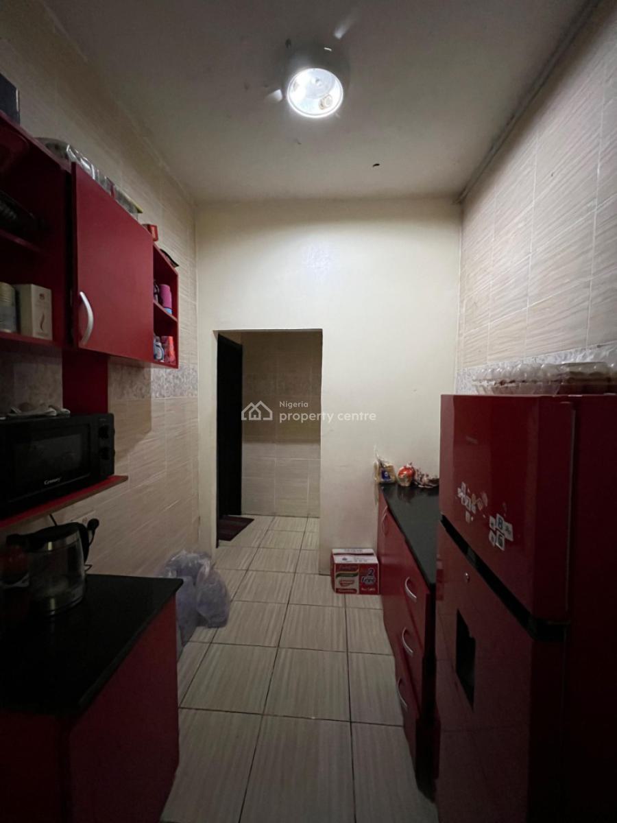 Well Maintained Ensuit 2 Bedroom Spacious Apartment Upstairs, New Road, Igbo Efon, Lekki, Lagos, Flat / Apartment for Sale