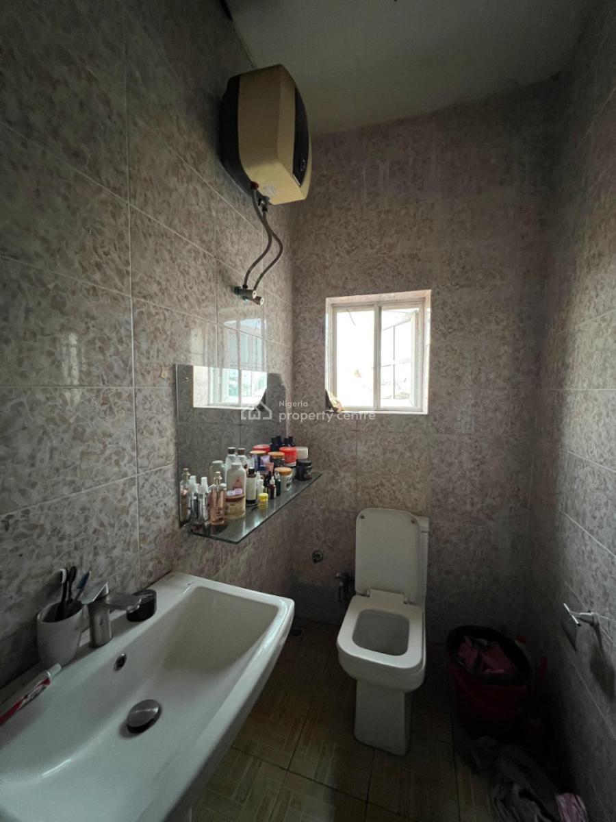 Well Maintained Ensuit 2 Bedroom Spacious Apartment Upstairs, New Road, Igbo Efon, Lekki, Lagos, Flat / Apartment for Sale