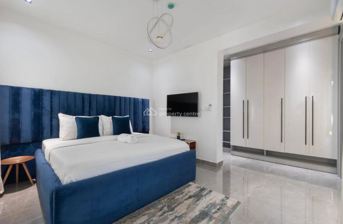 Luxury 2 Bedroom Apartment with Swimming Pool, Gym and Snooker, Freedom Way, Lekki Phase 1, Lekki, Lagos, Flat / Apartment Short Let