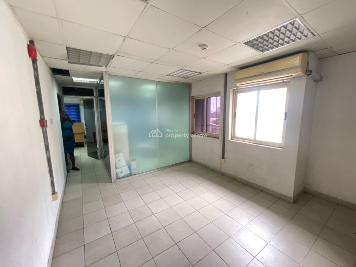 Open Plan Office Space Meas. 468.83sqm, Victoria Island (vi), Lagos, Land for Rent