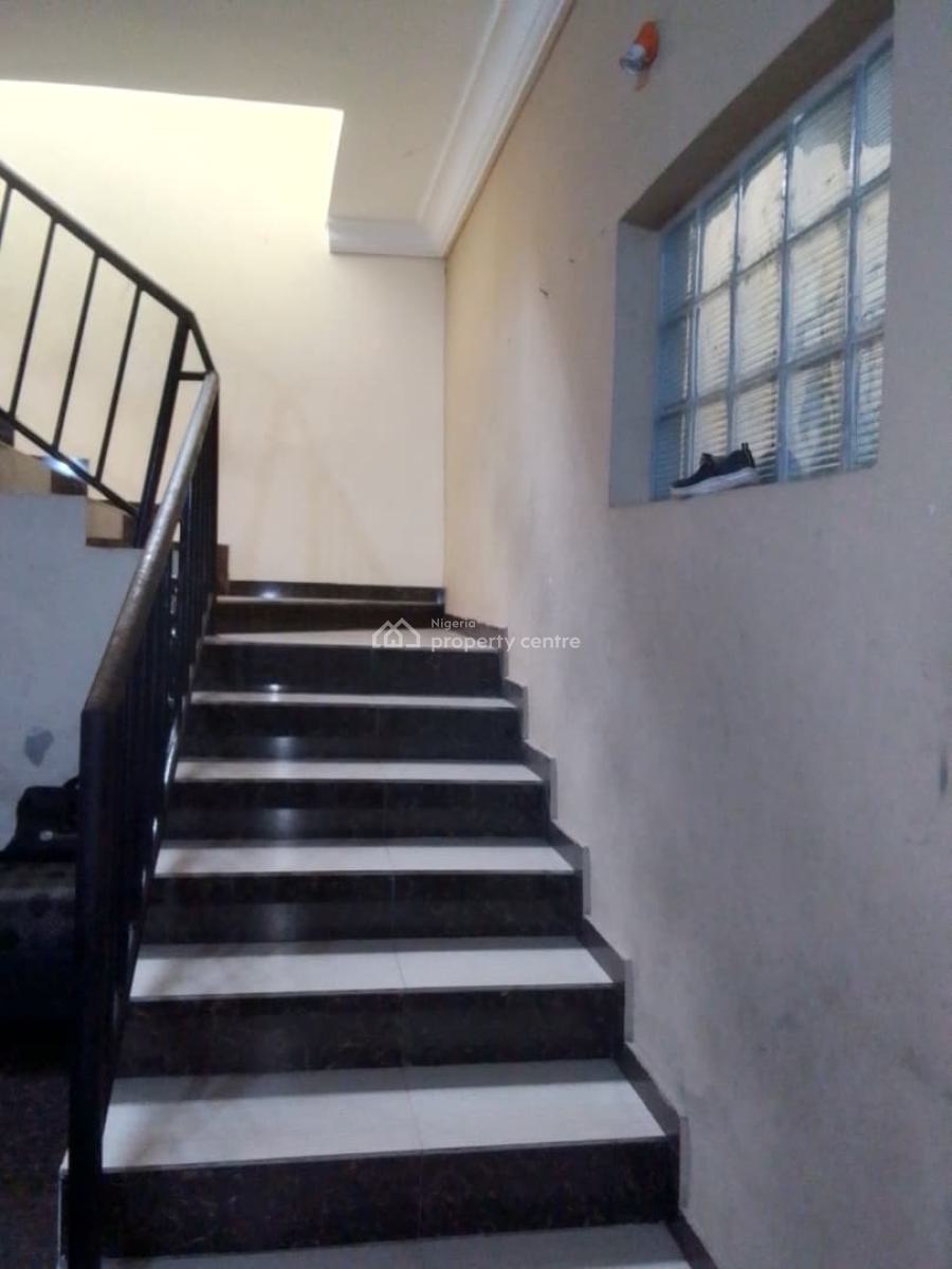 Distress 5bedroom Duplex, Sunview Estate, Ajah, Lagos, Detached Duplex for Sale