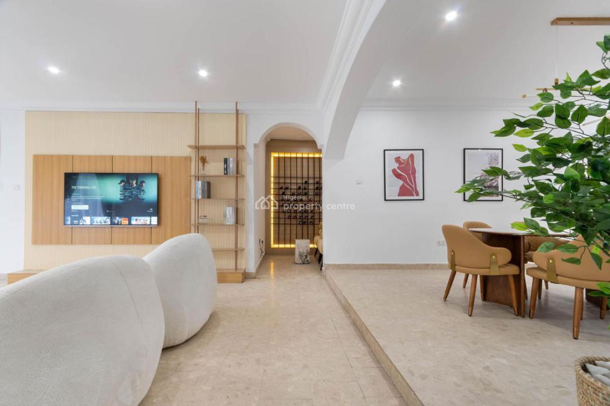 Waterfront 3/4bdrm Apartment with Swimming Pool, Gym, Lekki Phase 1, Lekki, Lagos, Flat / Apartment Short Let