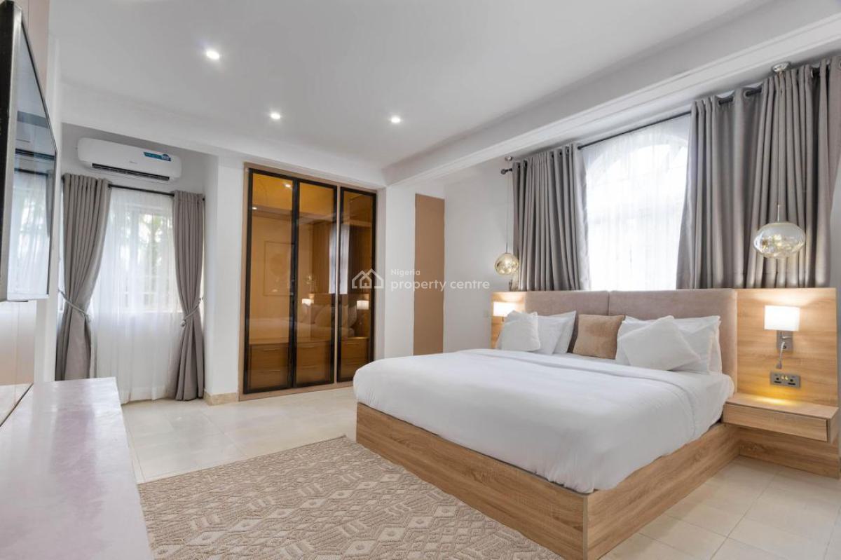 Waterfront 3/4bdrm Apartment with Swimming Pool, Gym, Lekki Phase 1, Lekki, Lagos, Flat / Apartment Short Let