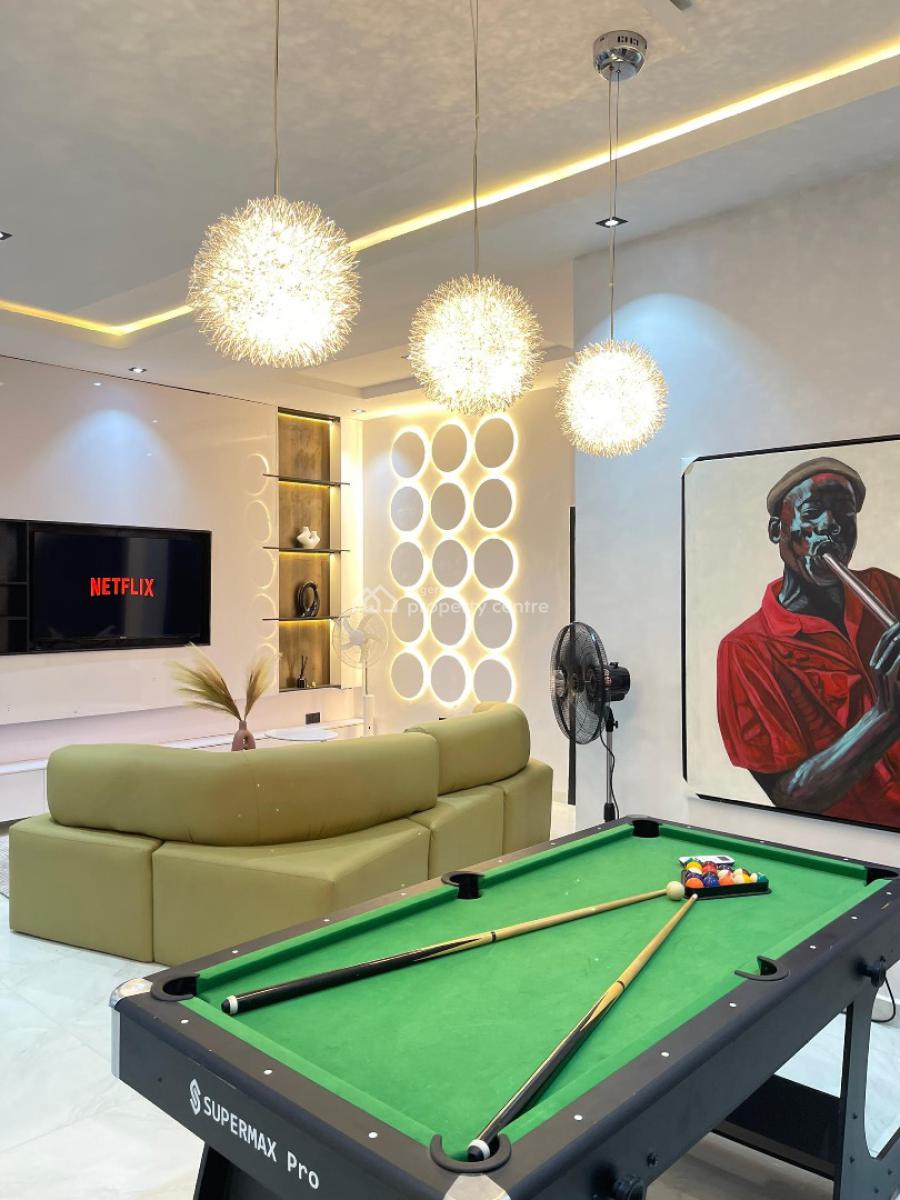 Cozy 2 Bedroom Apartment, Off Admiralty, Lekki Phase 1, Lekki, Lagos, Flat / Apartment Short Let