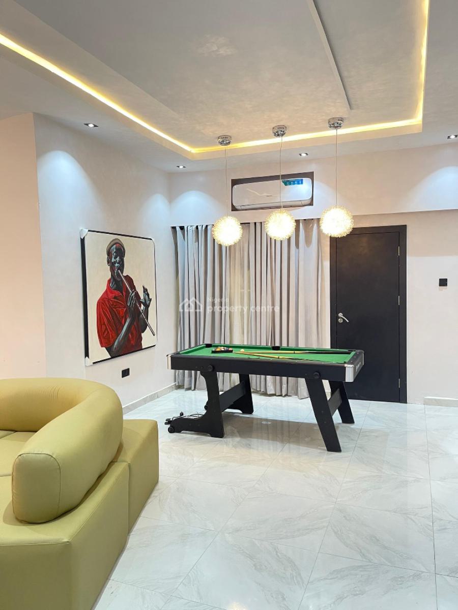 Cozy 2 Bedroom Apartment, Off Admiralty, Lekki Phase 1, Lekki, Lagos, Flat / Apartment Short Let