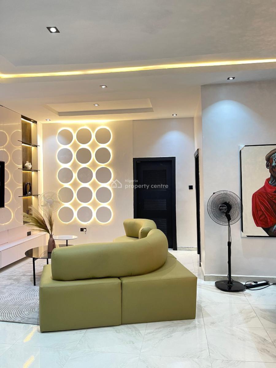 Cozy 2 Bedroom Apartment, Off Admiralty, Lekki Phase 1, Lekki, Lagos, Flat / Apartment Short Let