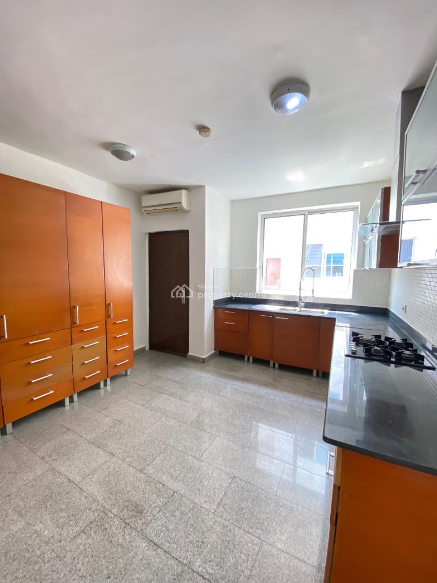 Well Maintained 3 Bedroom Apartment with Ocean View Pool, Banana Island, Ikoyi, Lagos, Block of Flats for Sale