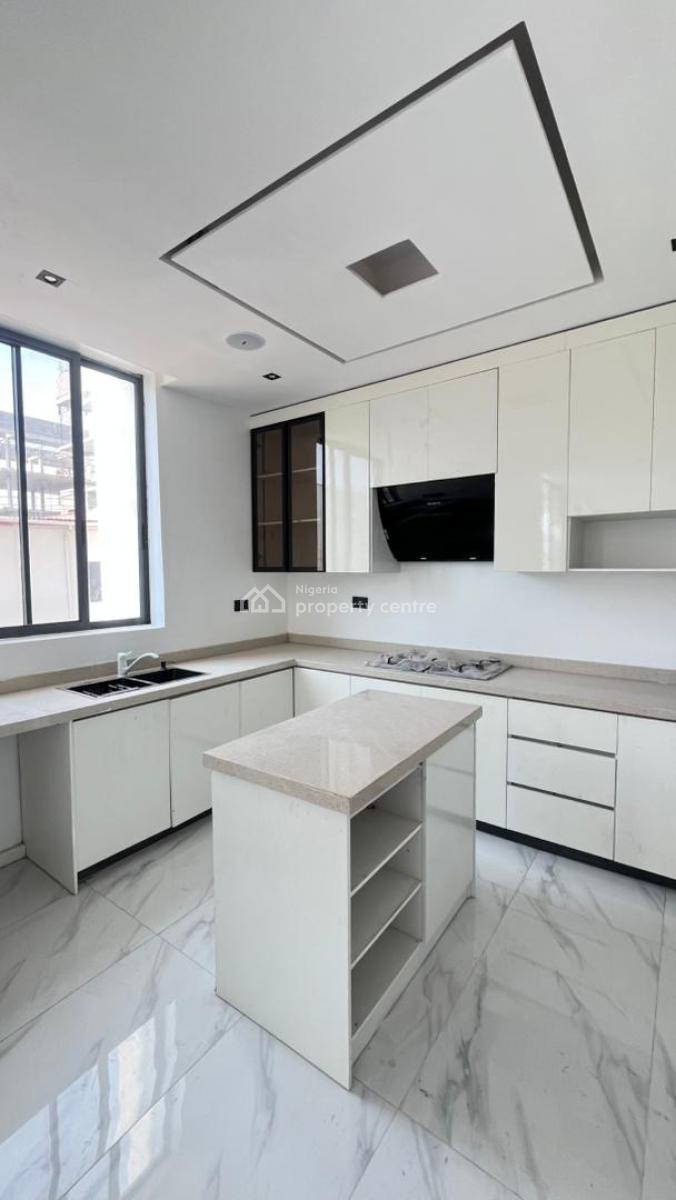 Luxury 3-bedroom Flat in Prime Location, Lekki Phase 1, Lekki, Lagos, Block of Flats for Sale