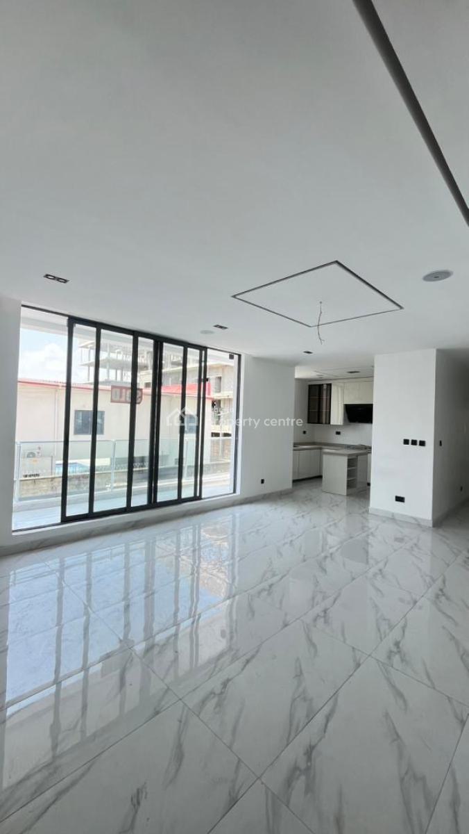 Luxury 3-bedroom Flat in Prime Location, Lekki Phase 1, Lekki, Lagos, Block of Flats for Sale