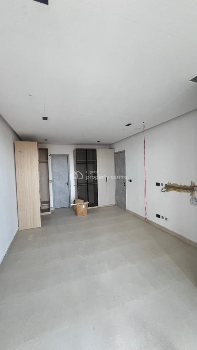 Luxury 3-bedroom Flat in Prime Location, Lekki Phase 1, Lekki, Lagos, Block of Flats for Sale