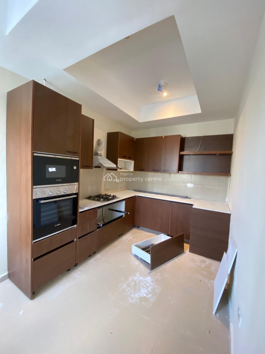 Impressively Built 2 Bedroom Apartment, Victoria Island (vi), Lagos, Block of Flats for Sale