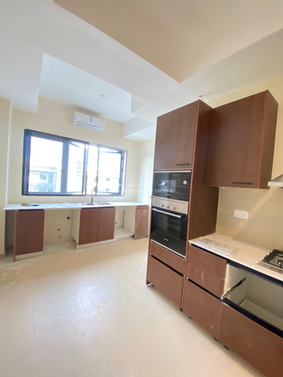 Impressively Built 2 Bedroom Apartment, Victoria Island (vi), Lagos, Block of Flats for Sale