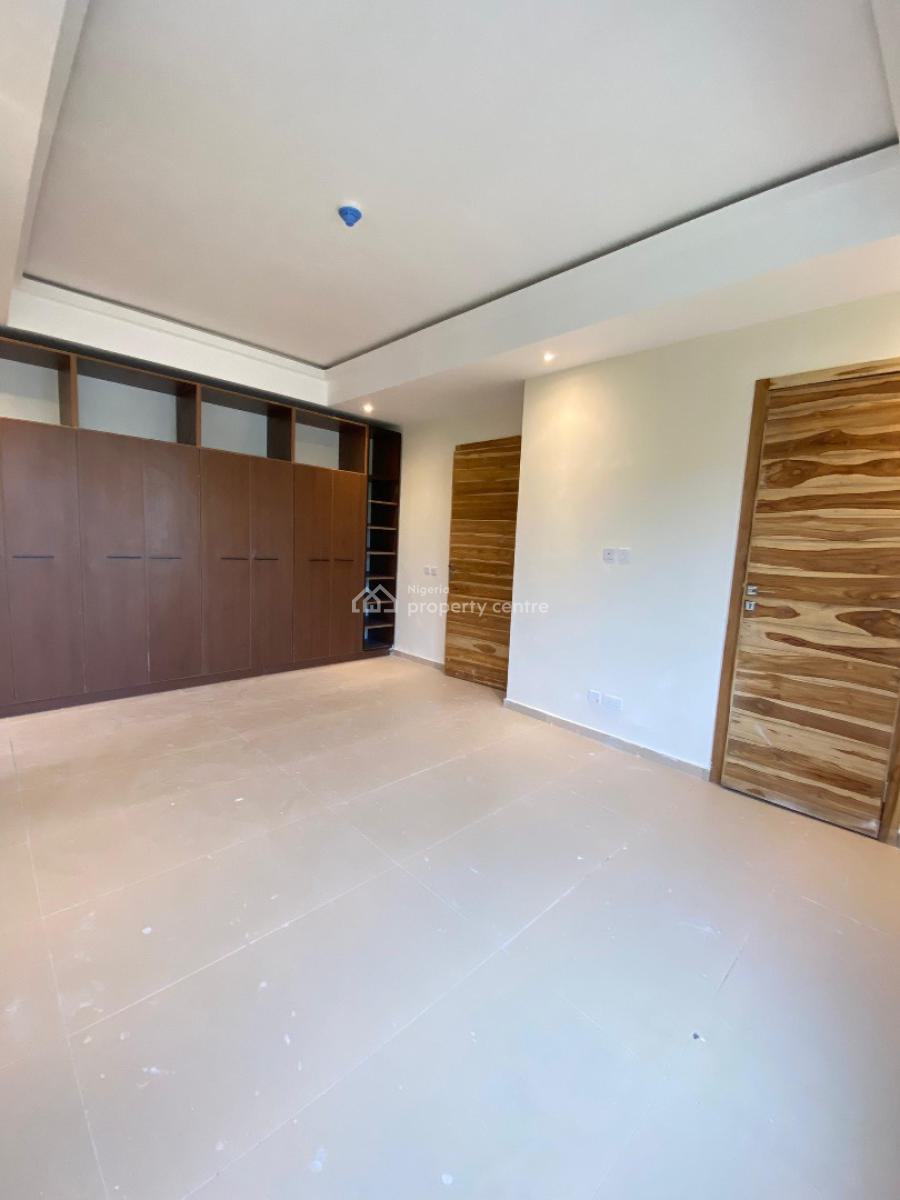 Impressively Built 2 Bedroom Apartment, Victoria Island (vi), Lagos, Block of Flats for Sale