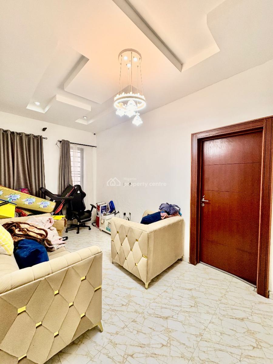 Spacious Exquisitely Furnished Queens Room in an Elite Secured Estate, Royal Pine Estate, Orchid Road By Lekki 2nd Toll Gate, Lekki, Lagos, Flat / Apartment for Rent