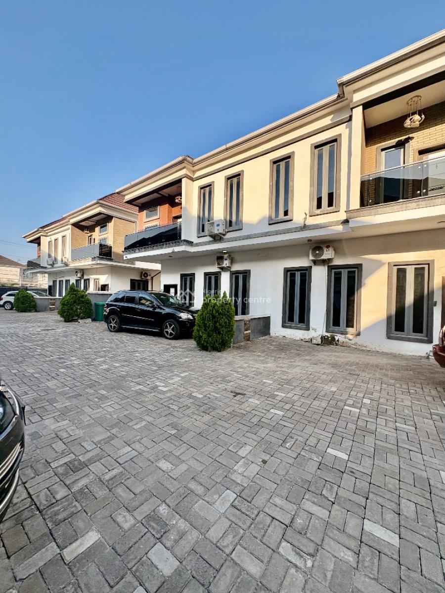 Spacious Exquisitely Furnished Queens Room in an Elite Secured Estate, Royal Pine Estate, Orchid Road By Lekki 2nd Toll Gate, Lekki, Lagos, Flat / Apartment for Rent