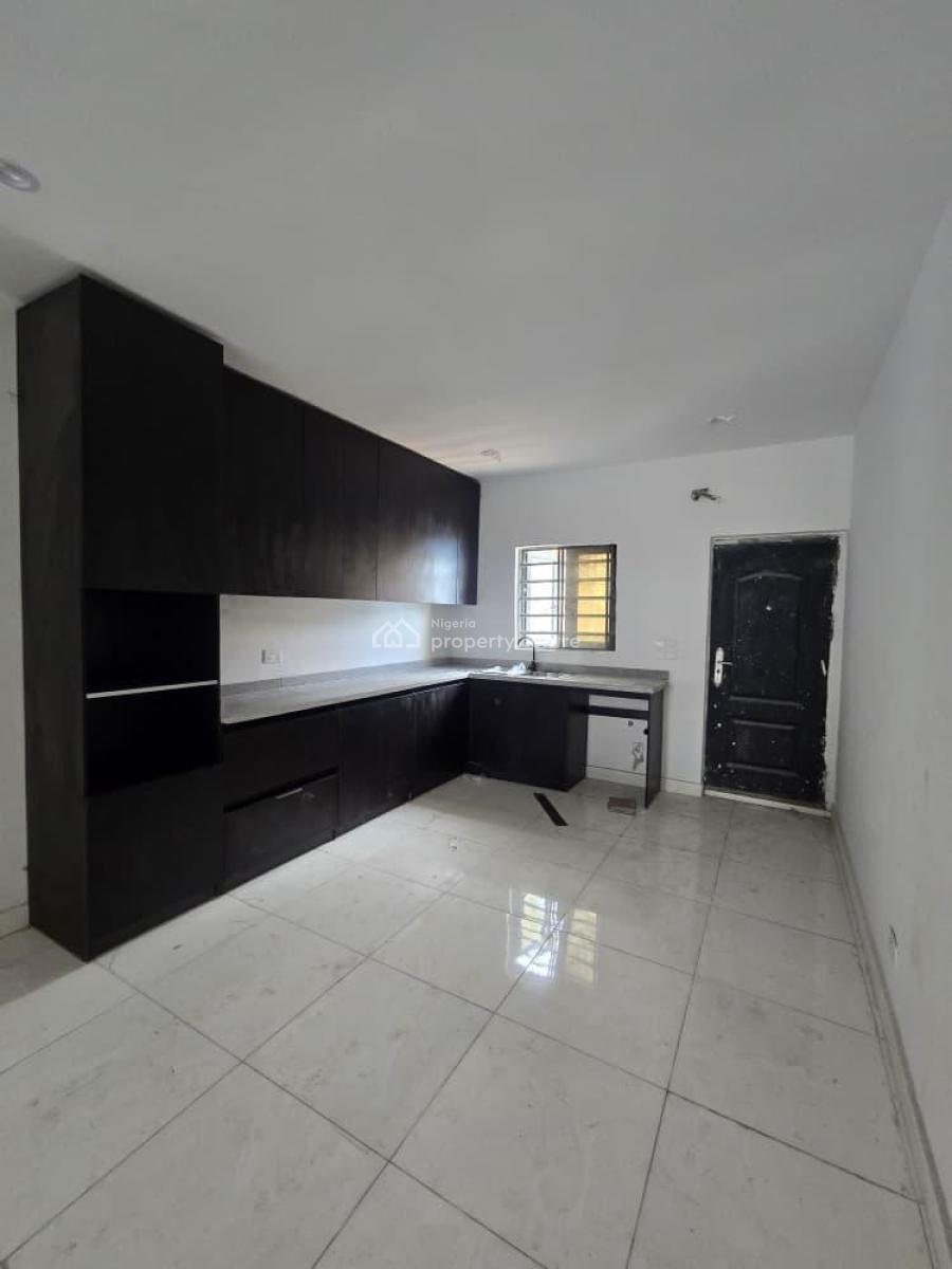 Gorgeous 2 Bedroom Apartment with a Bq, Ologolo, Lekki, Lagos, Flat / Apartment for Sale