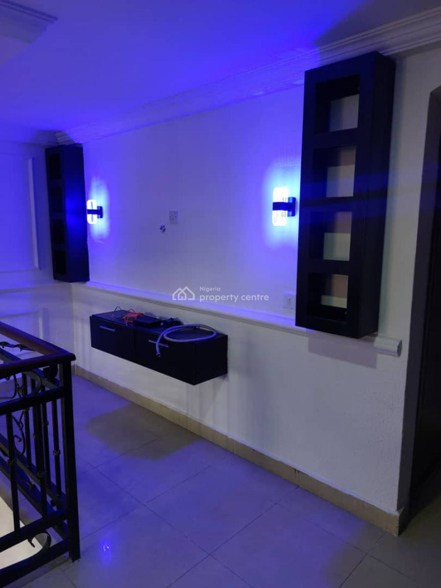 3 Bedroom Maisonette, Lekki Phase 1, Lekki, Lagos, Flat / Apartment for Rent