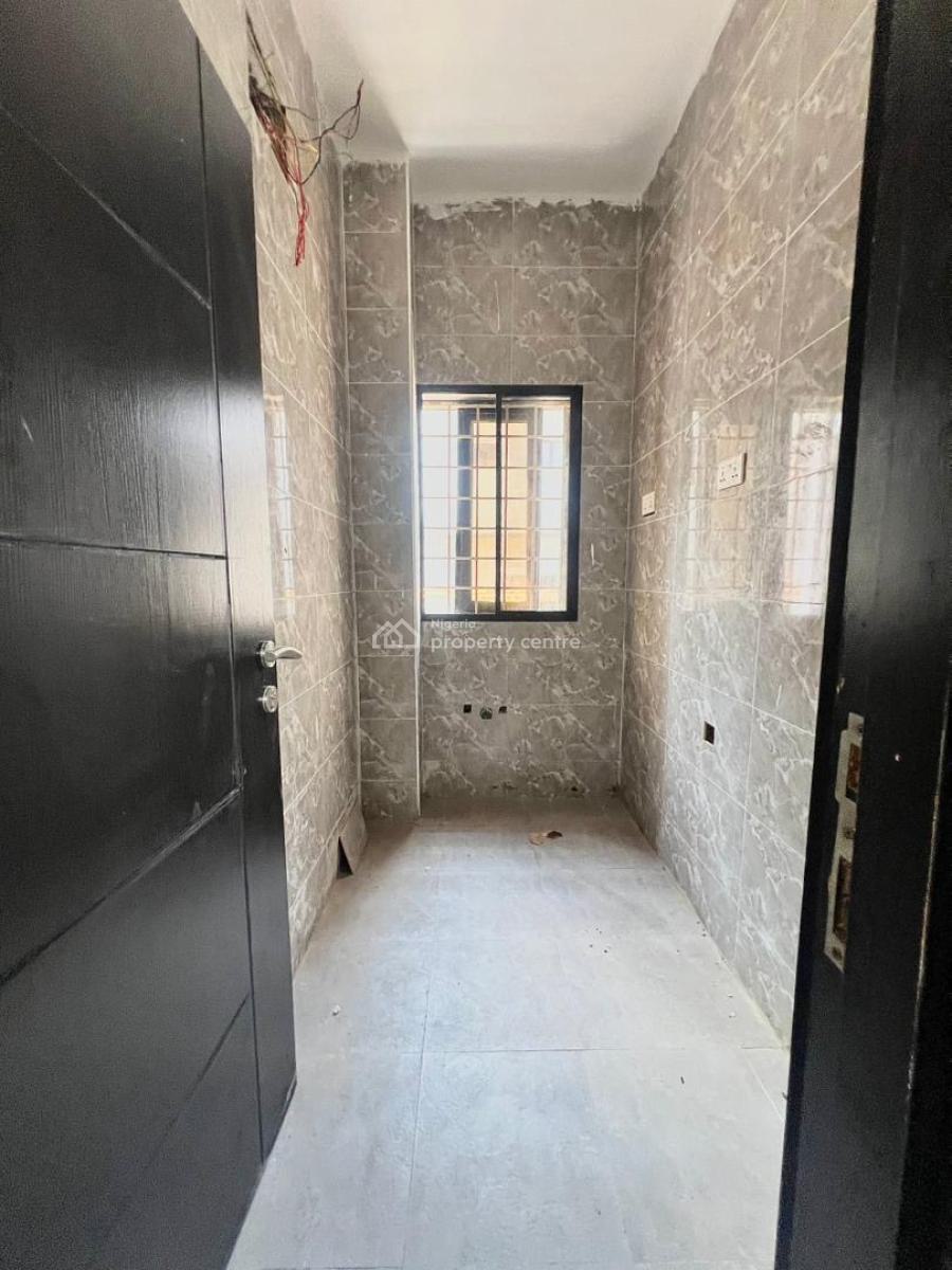 Very Spacious and 3 Bedroom Apartment with Self Contain Bq and Elevator, Lekki Phase 1, Lekki, Lagos, House for Rent