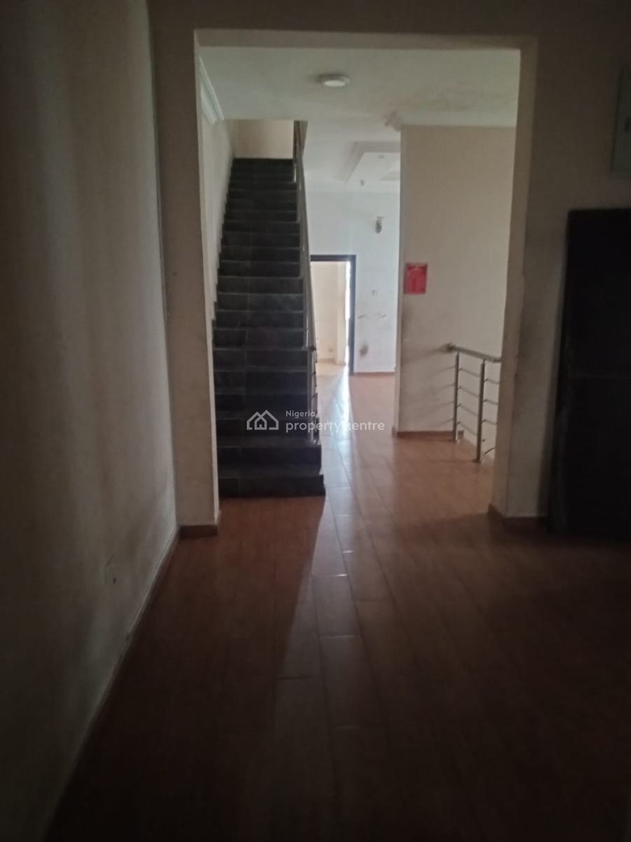 Five Bedroom Semi-detached House with One (1) Room Bq, Lekki Phase 1, Lekki, Lagos, Flat / Apartment for Rent