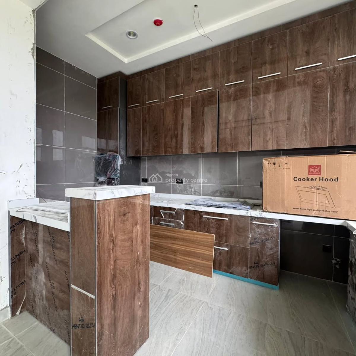 Spacious 2 Bedroom Apartments, Lekki Phase 1, Lekki, Lagos, Block of Flats for Sale